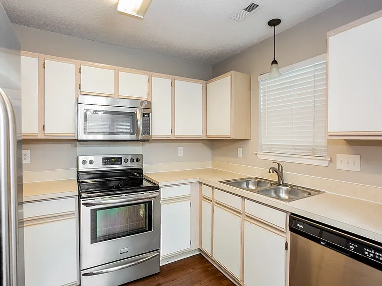 10342 Battle Ct — Photo 8