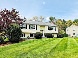 9 Brastow Dr, Medfield, MA 02052