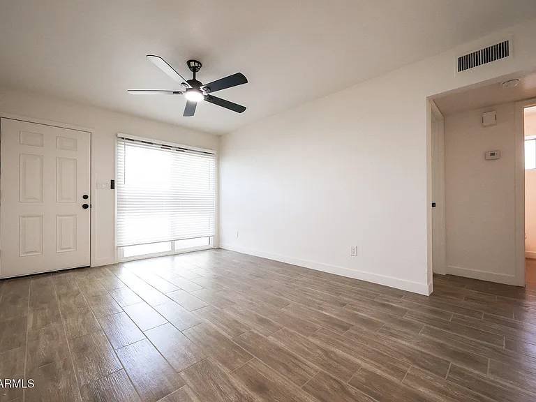 558 S Lesueur #3 — Photo 12