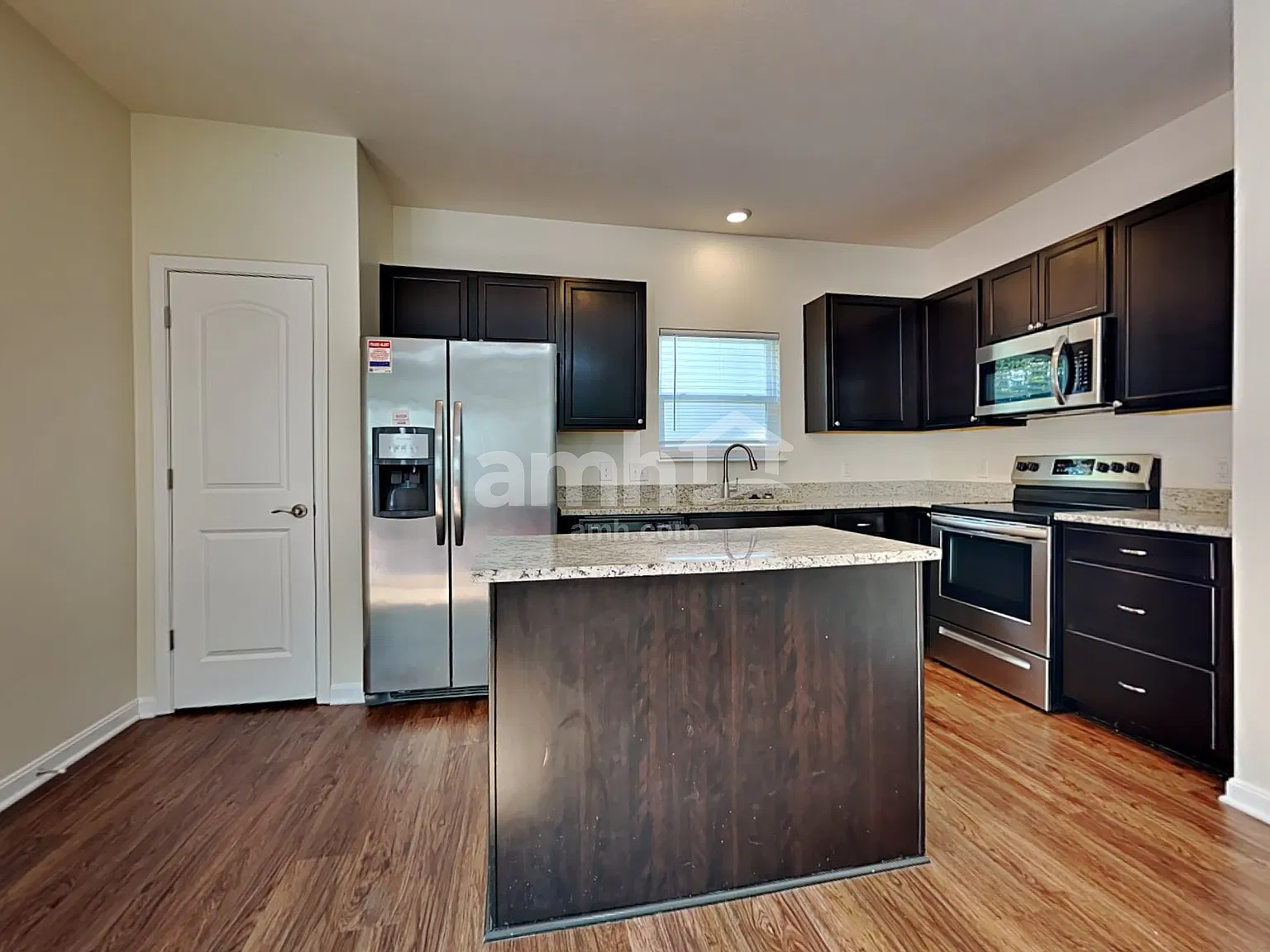 4 bed, 2.5 bath, 2132 sqft, $2,735 — Photo 4