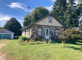 123 N 11th St, Edmore, MI 48829