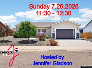 1943 Zuni Trl, Bar Nunn, WY 82601