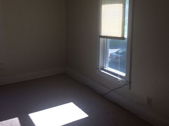 4th image of 1017 Laramie St APT 03
