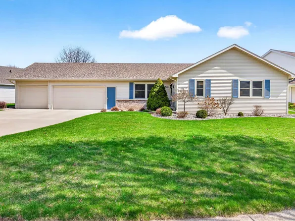 718 Applewood Dr, Kimberly, WI 54136