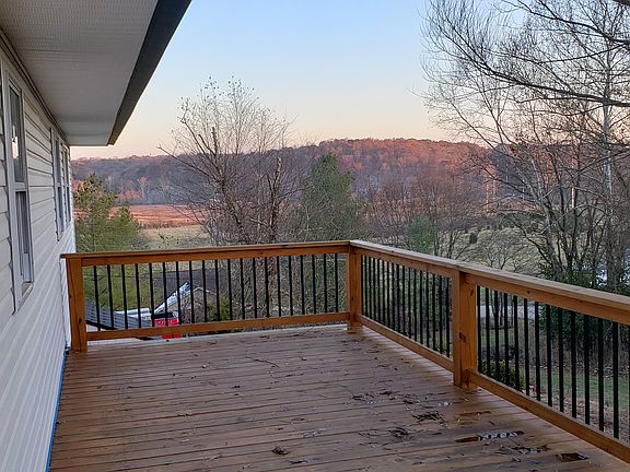 4th image of 1007 Hillside Dr