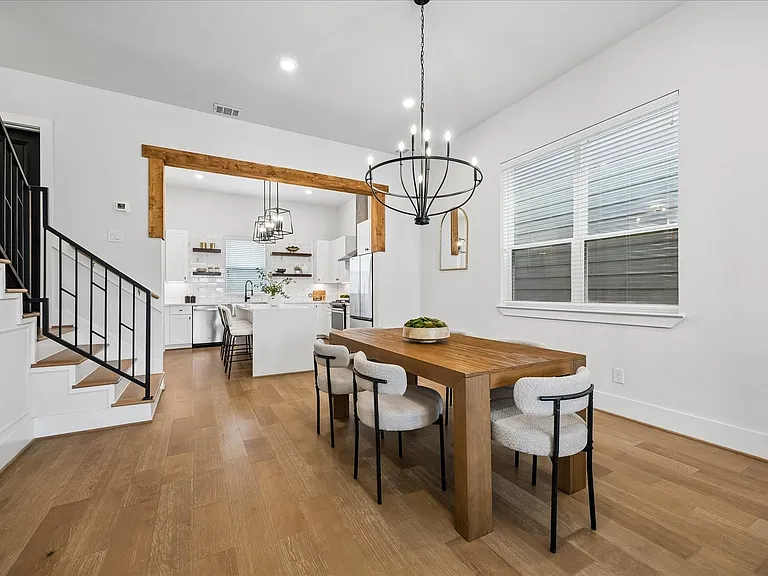 1232 W 21st St — Photo 10