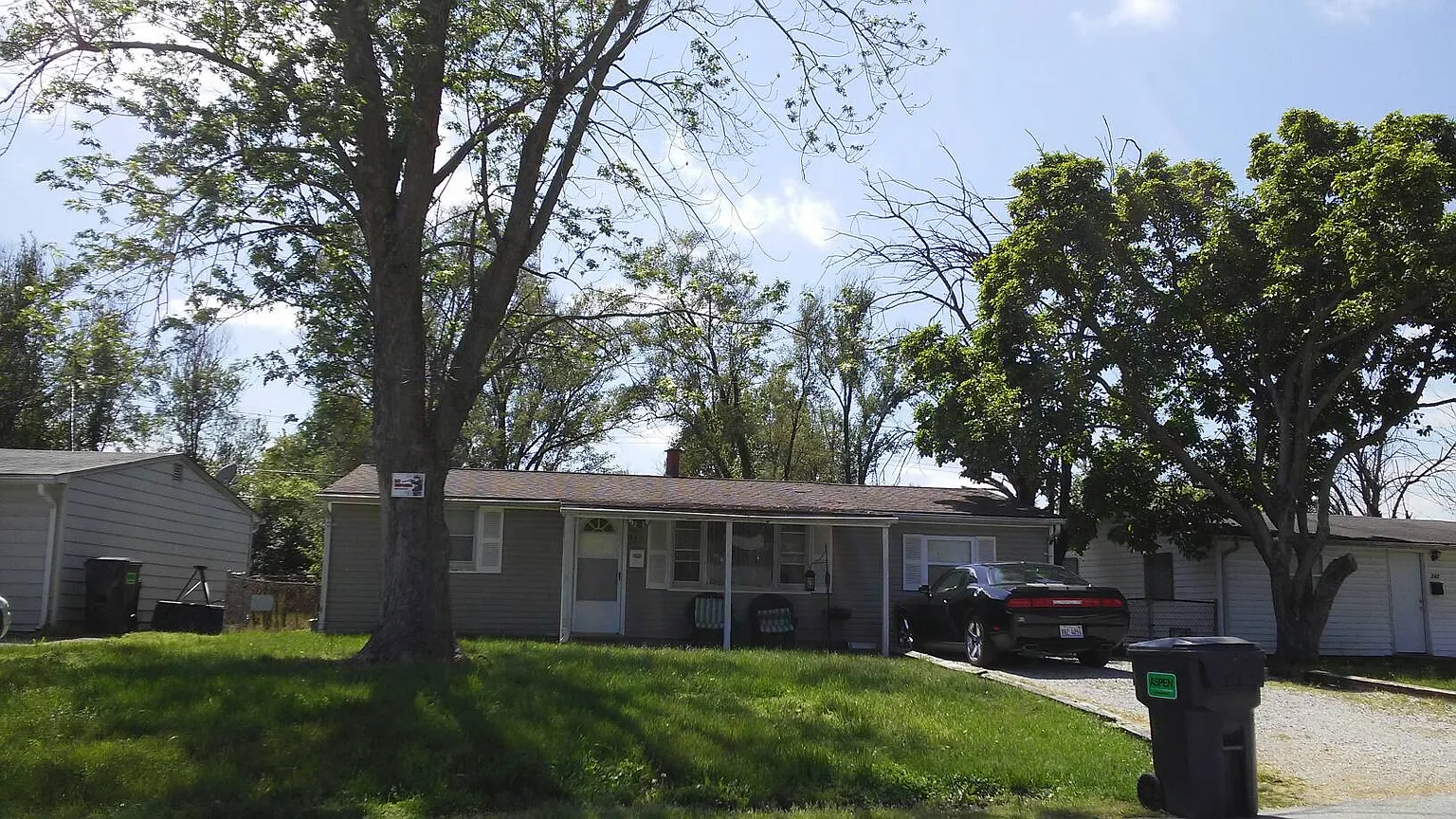240 Saint John Dr photo 1
