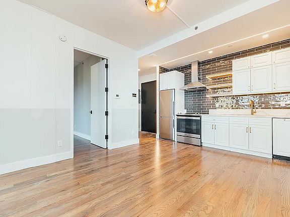 3rd image of 115 Stanwix St APT 705