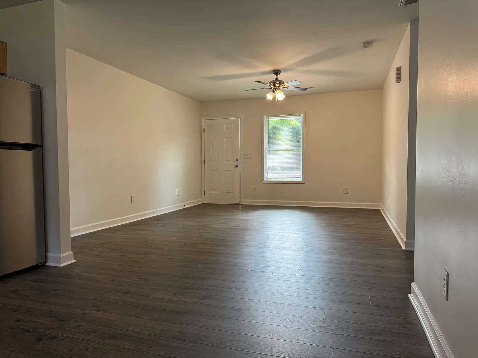 2 bed, 1000 sqft, $1,300 — Photo 3