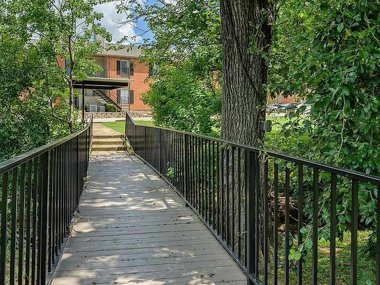 Windmill Terrace — Photo 14