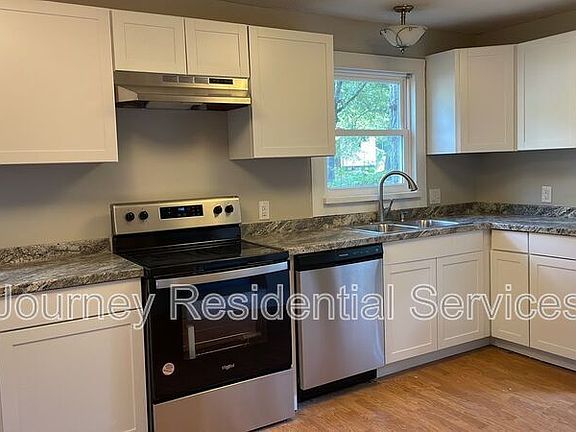 3rd image of 539 W Weatherspoon St