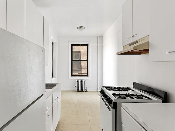3rd image of 2175 Cedar Ave #7B