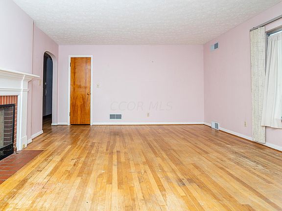 4th image of 2916 Brownlee Ave