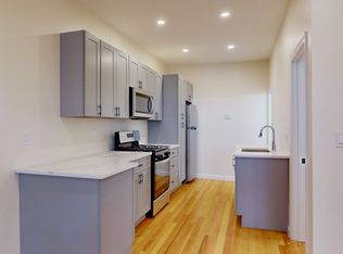 28 Bartlett Cres #1, Brookline, MA 02446