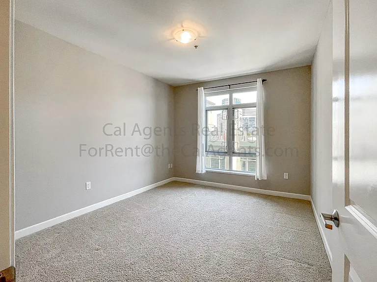423 7th St #602 — Photo 9