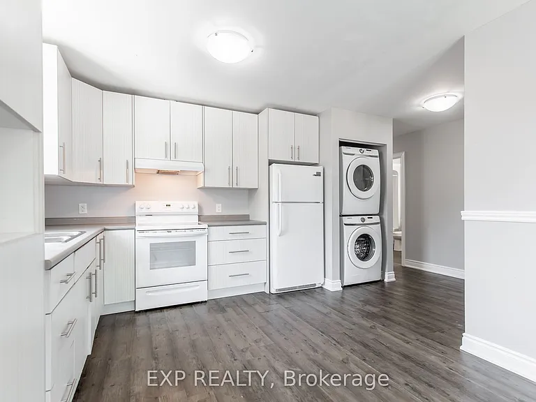 11 Donald Ave #UPPER — Photo 6