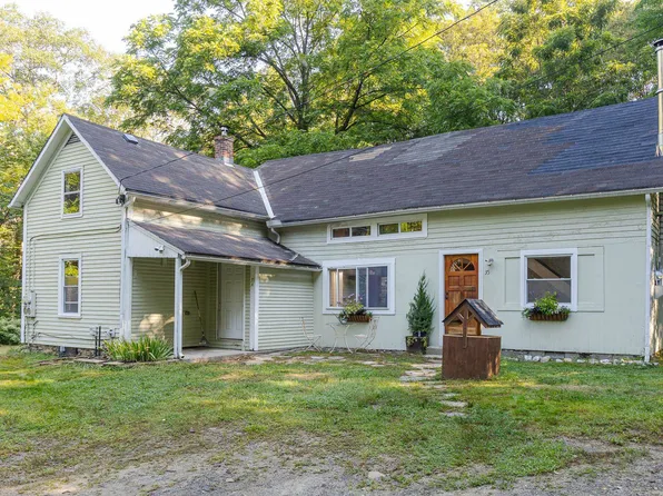 35 Pierce Road, Chesterfield, NH 03462