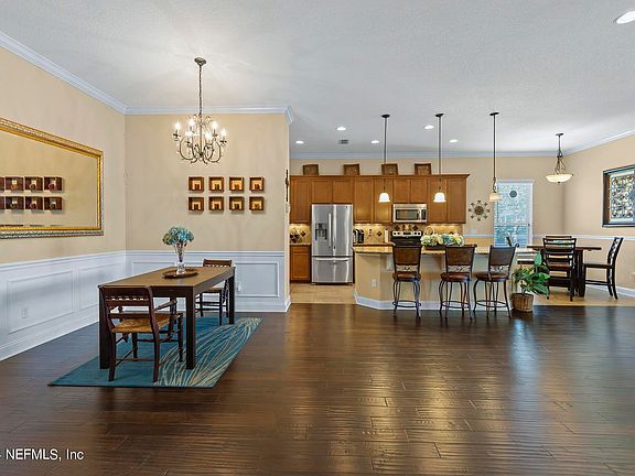 3rd image of 333 PALAZZO Circle