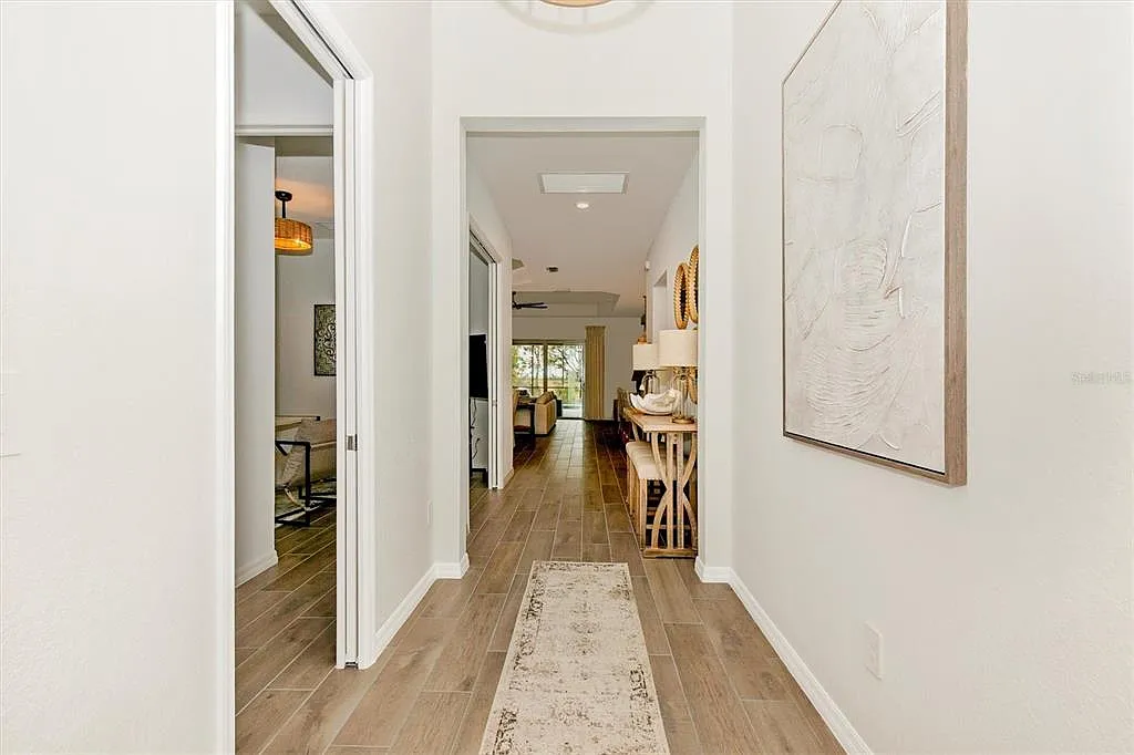 3 bed, 3.0 bath, 2247 sqft, $5,000 — Photo 4