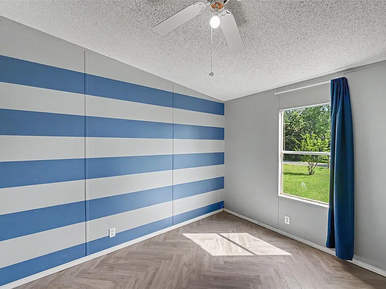 17685 Todd St — Photo 22