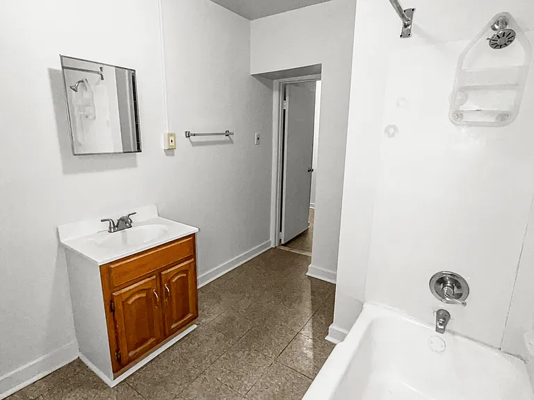 352 N Gross St #2 — Photo 8