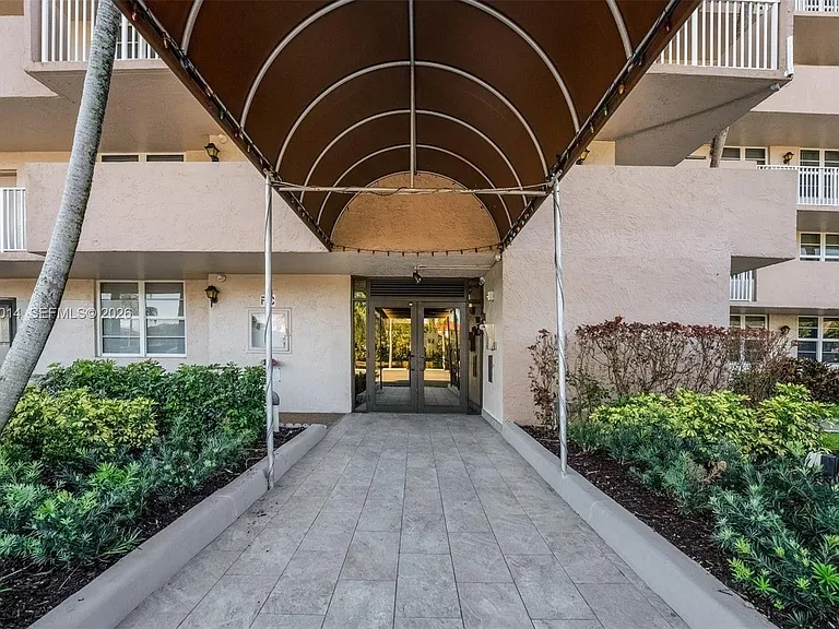 250 Jacaranda Dr #608 — Photo 22