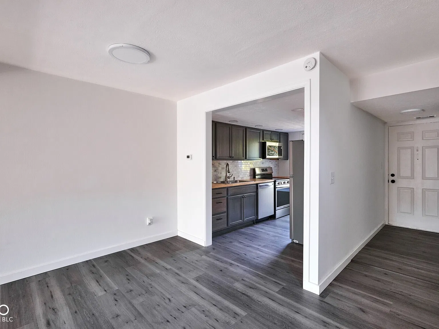 2 bed, 1.5 bath, 1216 sqft, $1,700 — Photo 4