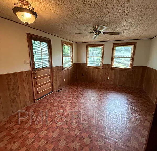 1238 Hoyt Dr — Photo 4