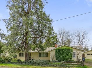 201 Pine St, Phoenix, OR 97535