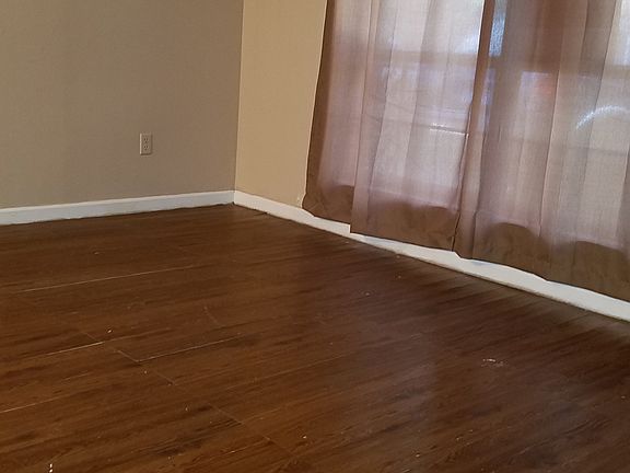 2nd image of 411 Bradwood Ave
