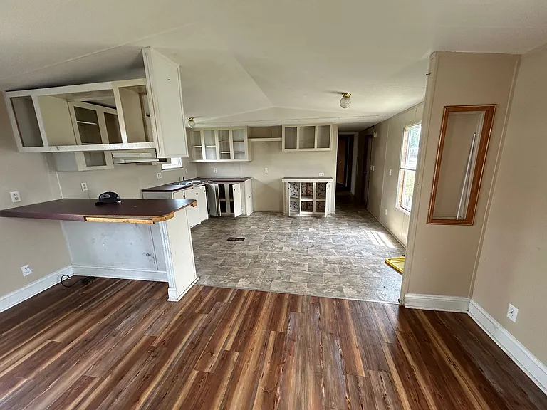 304 Reid Ct — Photo 1
