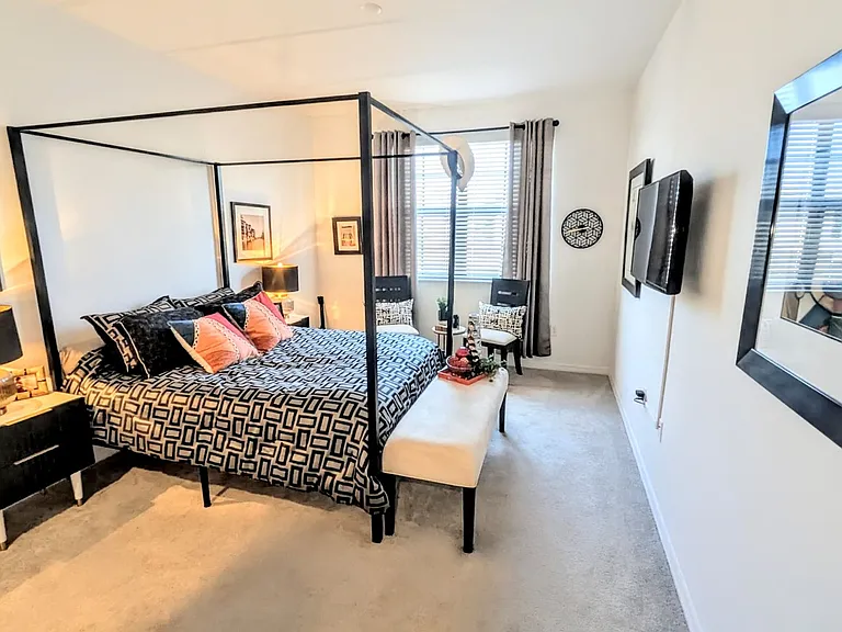 5639 N Honore Ave #222 — Photo 26