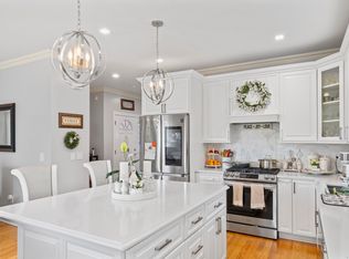 1095 Hope St #B, Stamford, CT 06907