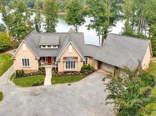 2271 Lakewood Forest Rd, Moneta, VA 24121