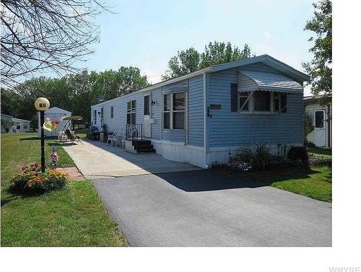 1st image of 61 Lorraine Pl