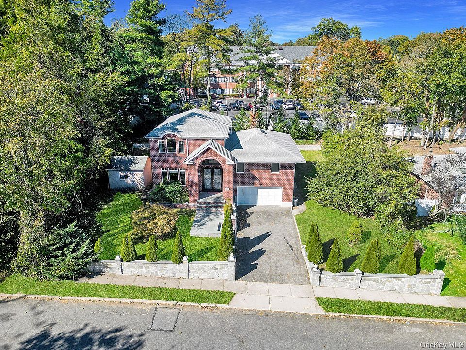 1st image of 300 Ellen Place