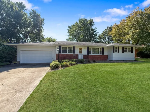 311 E Franklin St, Fisher, IL 61843