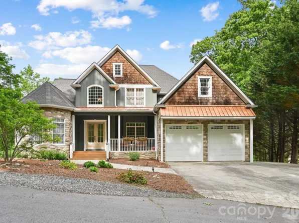 314 Woodland Dr, Swannanoa, NC 28778