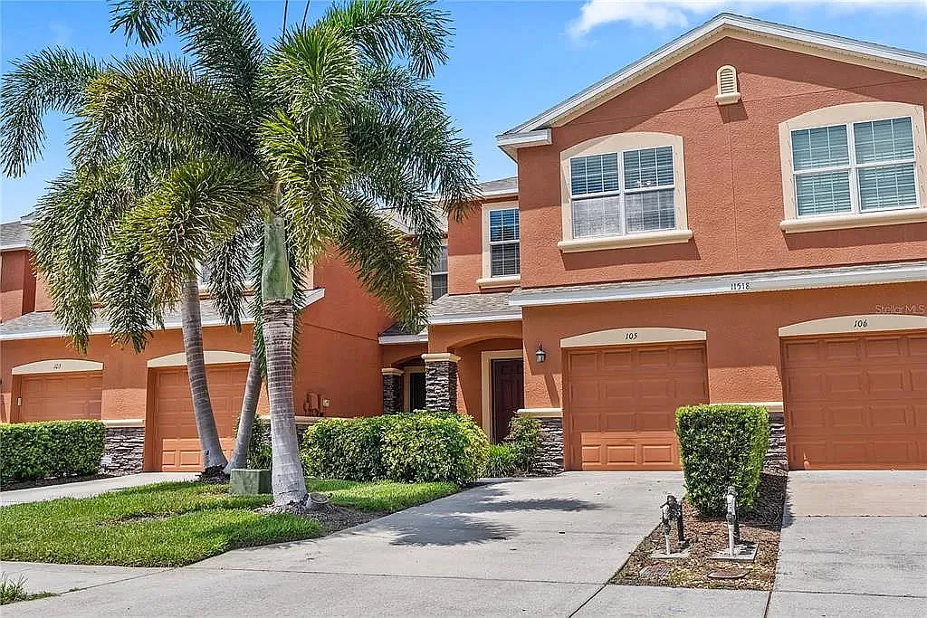 3 bed, 1336 sqft, $2,300 — Photo 3