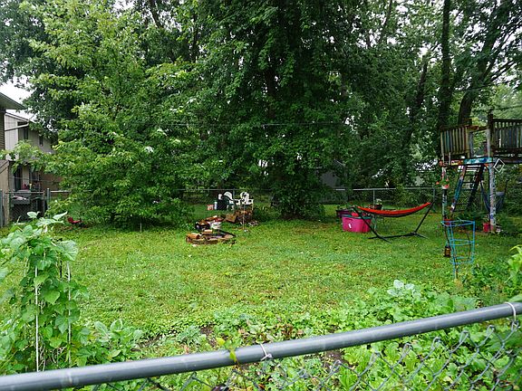 3rd image of 4645 W Sunset Ave