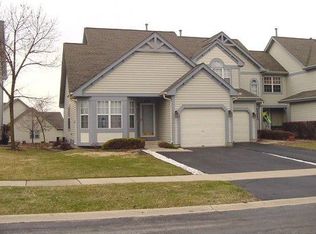 652 Kingsbridge Dr, Carol Stream, IL 60188