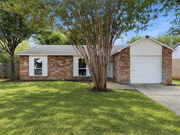 3817 Longmeadow Way, Fort Worth, TX 76133