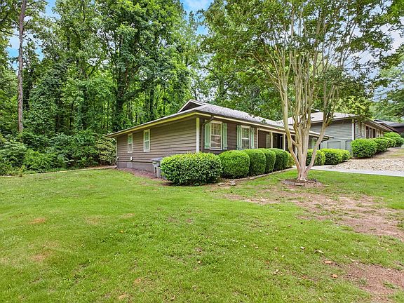 4th image of 36 Oakwood Dr