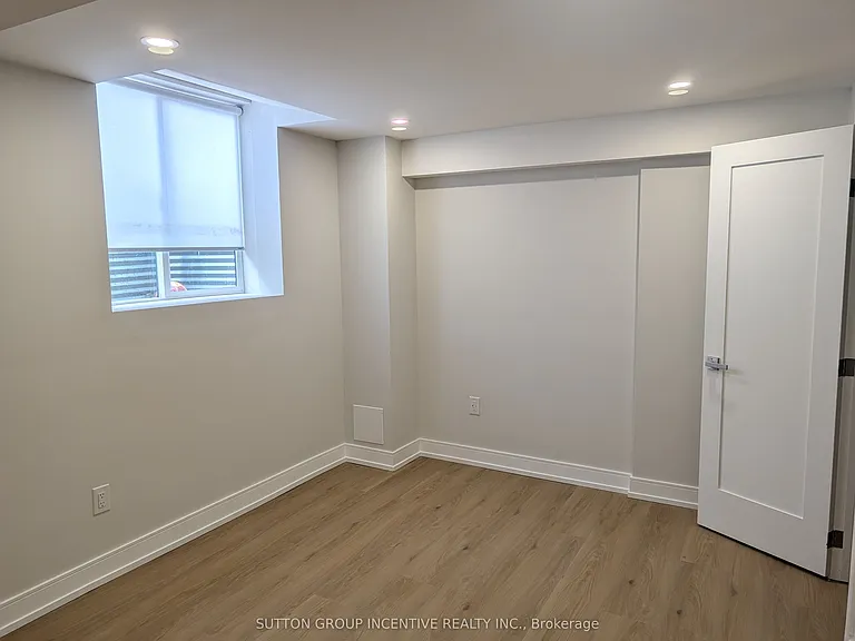 9 Cowles Ct #LOWER — Photo 8