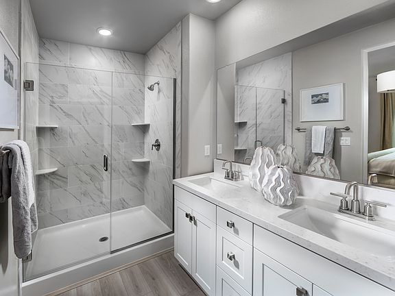 Primary bathroom in the 2135 floorplan at a Meritage Homes community in San Pedro, CA.