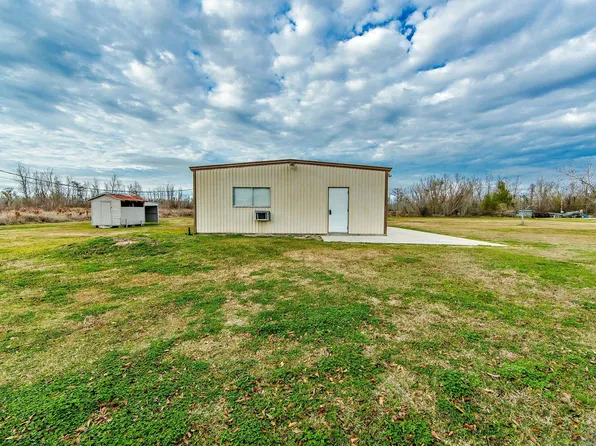 4648 N Bayou Black Dr, Gibson, LA 70356