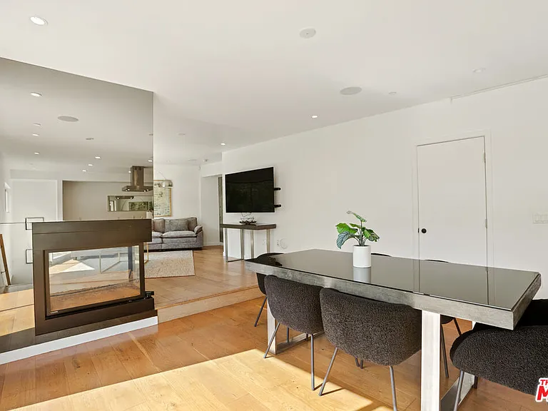 8469 Franklin Ave — Photo 29
