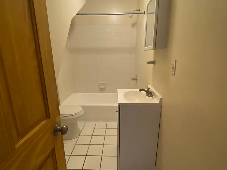 3210 Powelton Ave — Photo 14