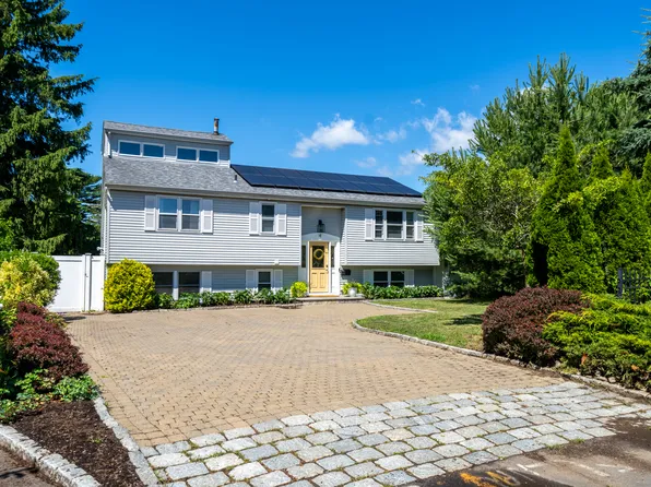 4 Abbotts Lane, Branford, CT 06405