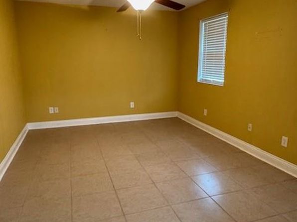 2217 Blanchard Dr, Chalmette, LA 70043